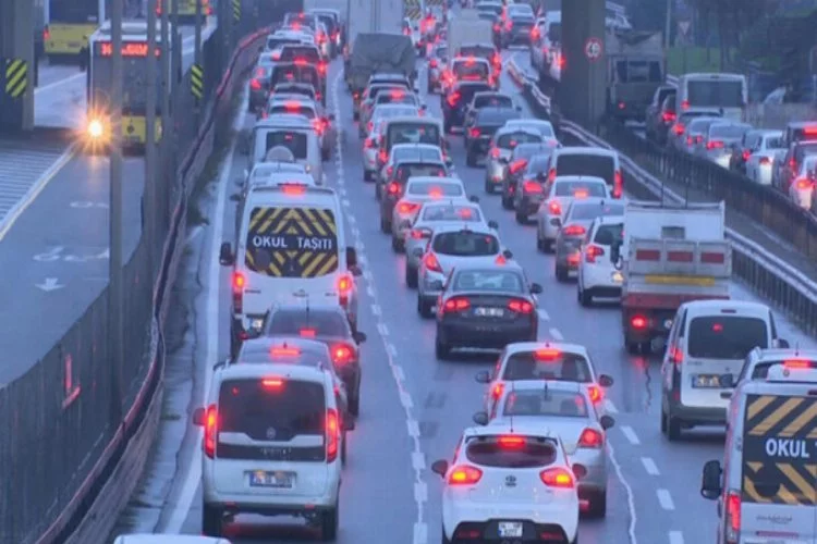 Kısıtlama öncesi İstanbul'da trafik yoğunluğu!