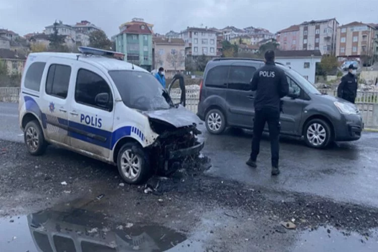 İstanbul'da polis aracı yandı!