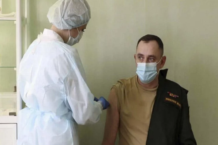 Rus askerine koronavirüs aşısı uygulaması başladı