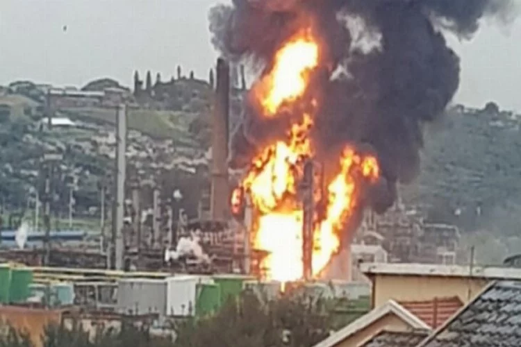 Güney Afrika'da petrol rafinerisinde patlama