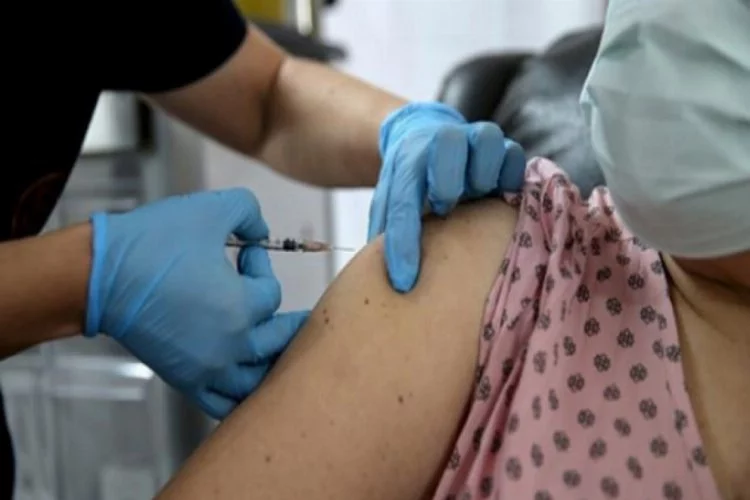 "Koronavirüs aşısı en erken 25-26 Aralık'ta yapılmaya başlanır"