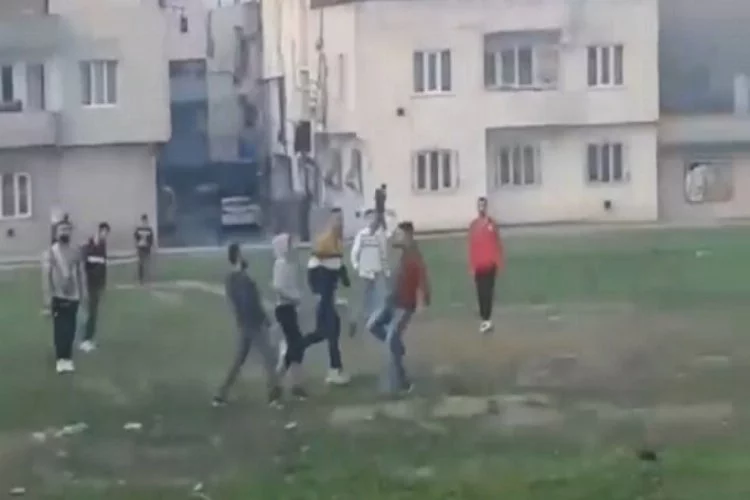 Bursa'da sokağa çıkma kısıtlamasında çift kale maç yaptılar!