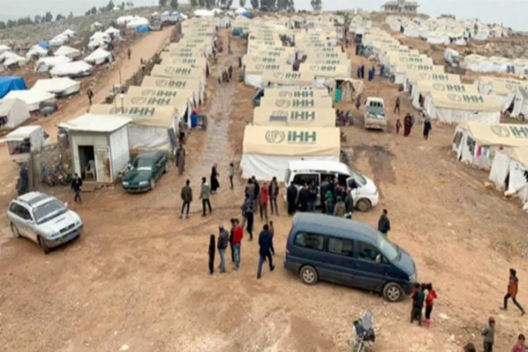 İdlib'deki kamplarda mobil sağlık klinikleri hizmet veriyor