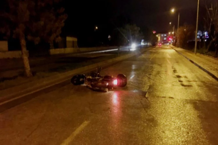 Bursa'da otomobilin çarptığı motosikletin sürücüsü yaralandı!