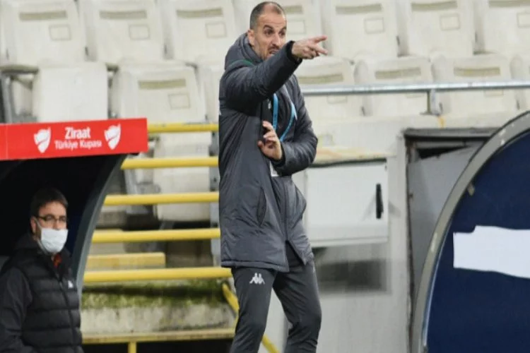 Bursaspor Teknik Direktörü Mustafa Er: Birbirinize sarılın ve sahip çıkın