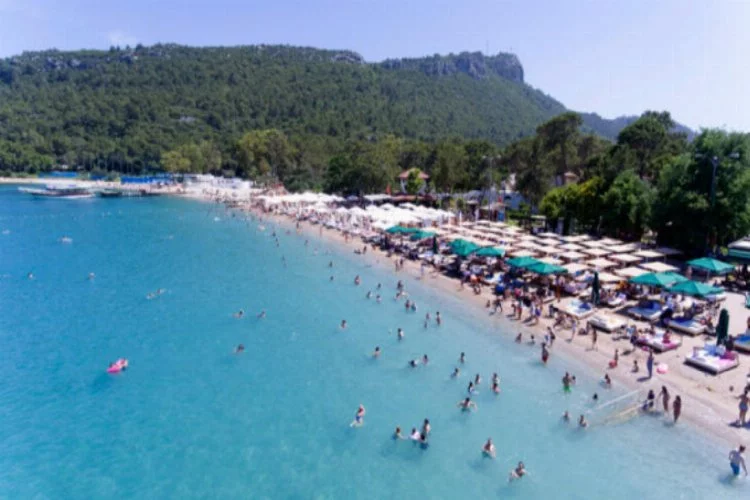 Antalya Kemer, pandemi döneminde 1 milyon 100 bin turist ağırladı