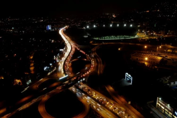 Bursa'da kısıtlama öncesi trafikte yoğunluk