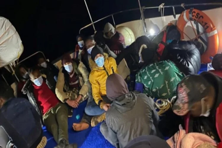 Ölüme terk edilen onlarca göçmen kurtarıldı