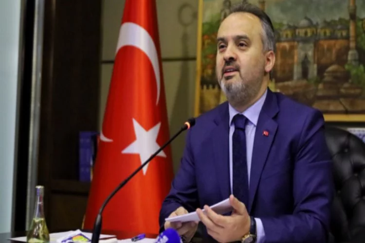 Bursa Büyükşehir Belediye Başkanı Alinur Aktaş 2020 yılının en başarılı belediye başkanı seçildi!