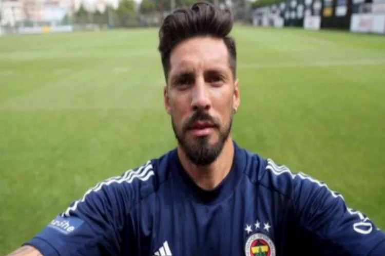 Fenerbahçe'de Jose Sosa ile Tolga Ciğerci idmanda yer almadı