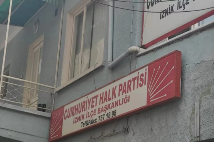 Bursa'da CHP'li üye kendi partisine tepkisini böyle gösterdi