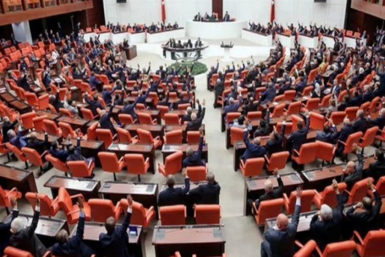 Meclis'te İstiklal Marşı ittifakı sağlandı