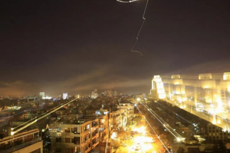 Suriye devlet ajansı: Suriye hava savunması Hama'da İsrail saldırılarına karşılık verdi