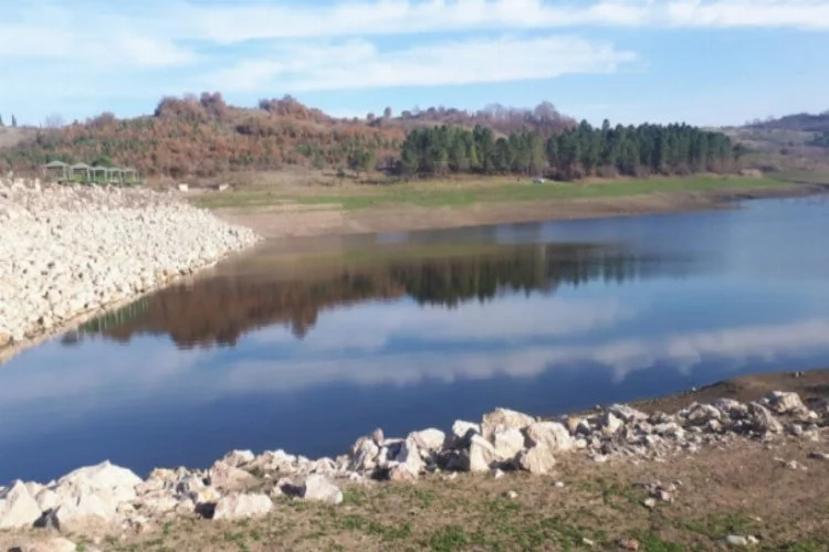Bursa Mustafakemalpaşa'da göletteki kuraklık tedirgin ediyor