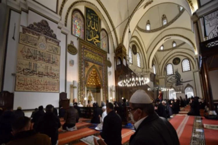 Bursa'da yılın son cumasında 101 hatim duası yapıldı