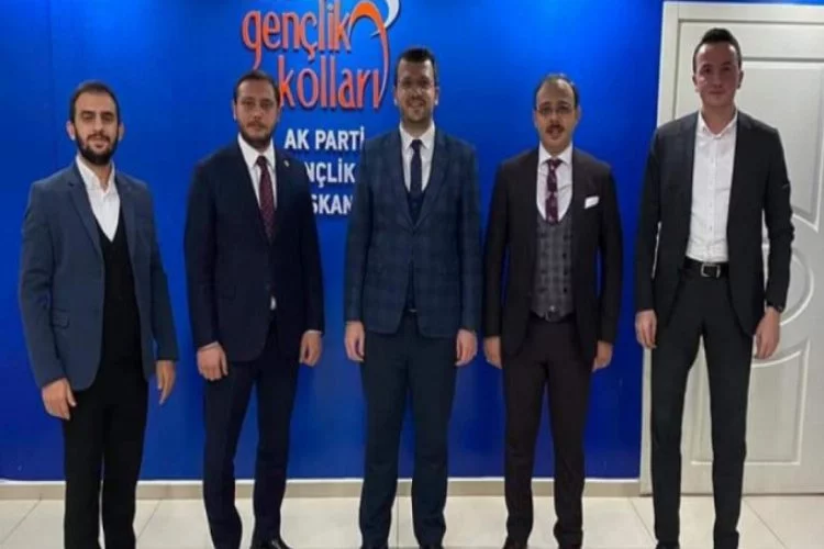 AK Parti Bursa Osmangazi Gençlik Kolları'na taze kan