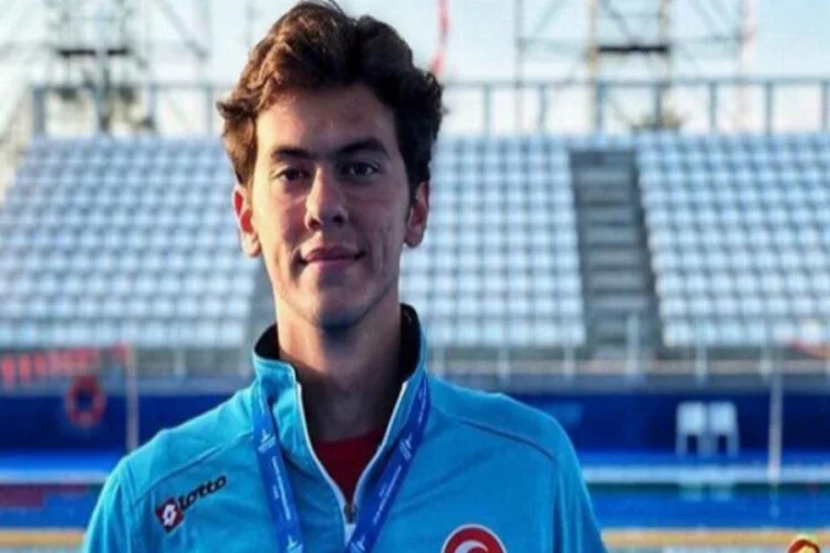 Milli yüzücü Berkay Ömer Öğretir, olimpiyat A barajını geçti