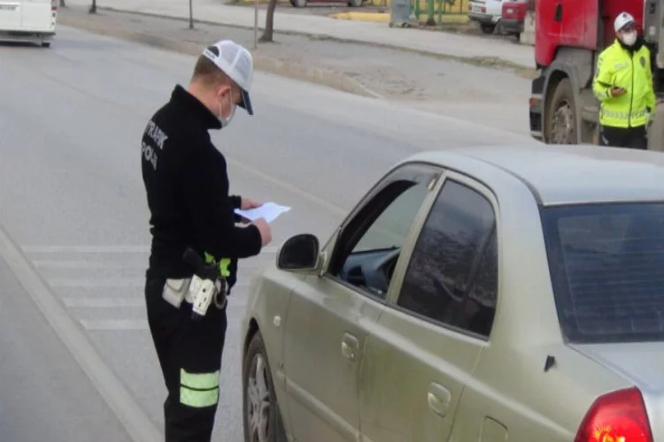 Bursa'da aracı bağlanan sürücüyü evine polis bıraktı
