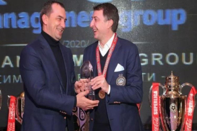 Şota, ikinci kez Özbekistan Süper Ligi'nin en iyi teknik direktörü seçildi