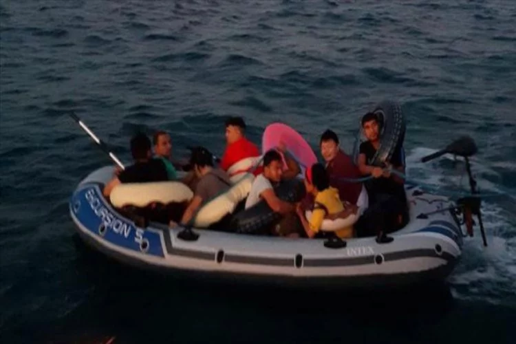 Marmaris açıklarında 9 düzensiz göçmen kurtarıldı