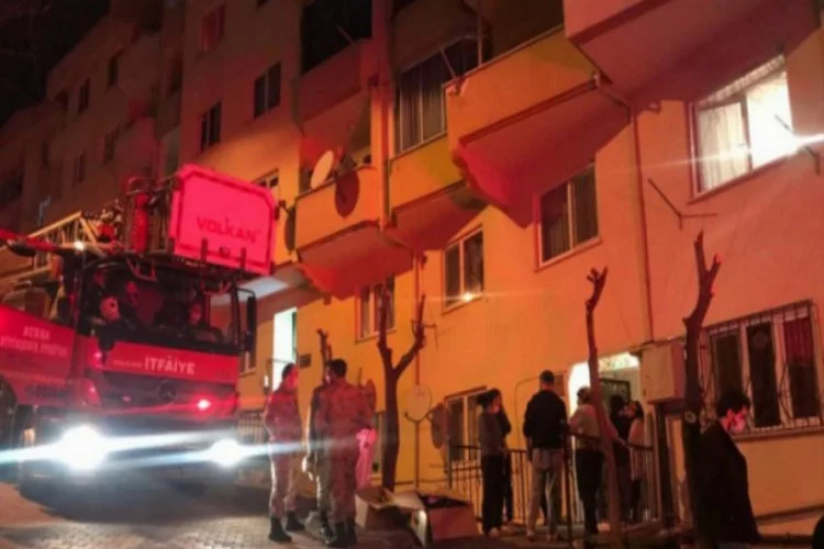 Bursa'da apartman boşluğunda çıkan yangın söndürüldü