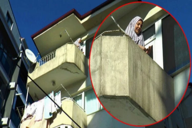2 yaşındaki çocuk annesini balkonda mahsur bıraktı!
