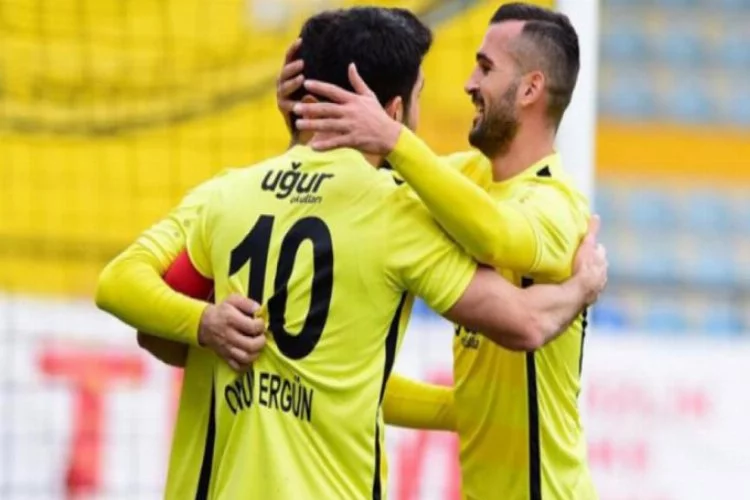 8 gollü maçta İstanbulspor, Tuzlaspor'u devirdi