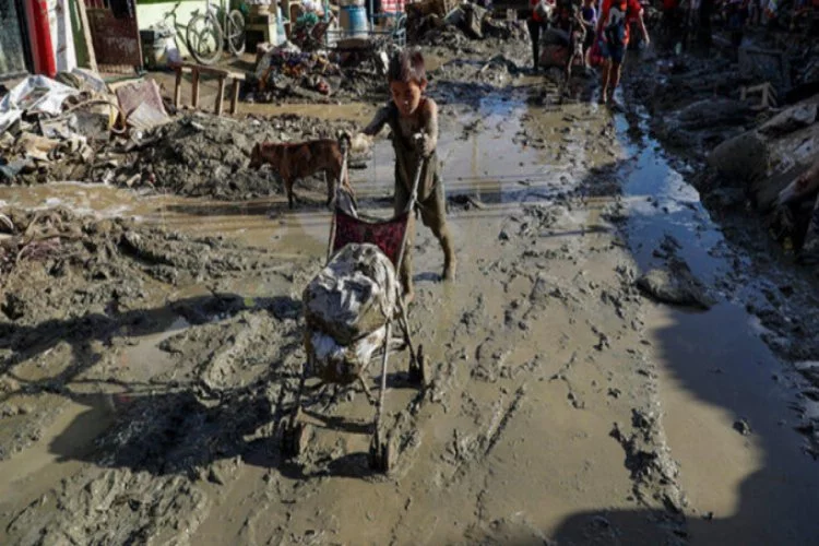 Filipinler'de sel felaketi: 5 ölü