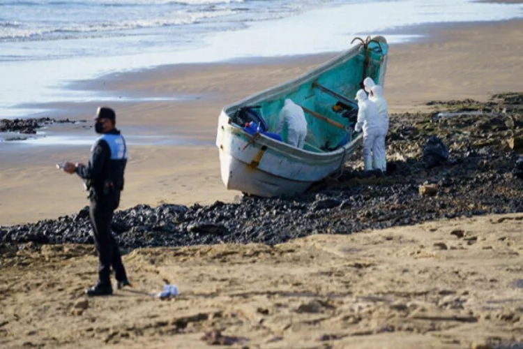 4 göçmen teknede ölü bulundu!