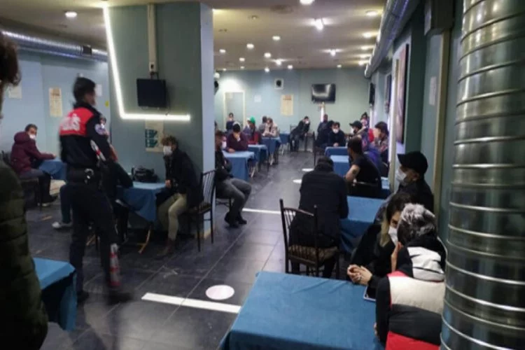 Eskişehir'de kumar oynarken yakalanan 65 kişiye 291 bin 590 lira ceza