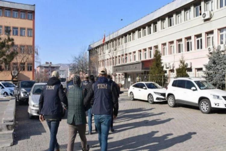 DEAŞ operasyonunda gözaltına alınan 11 kişiden 3'ü tutuklandı