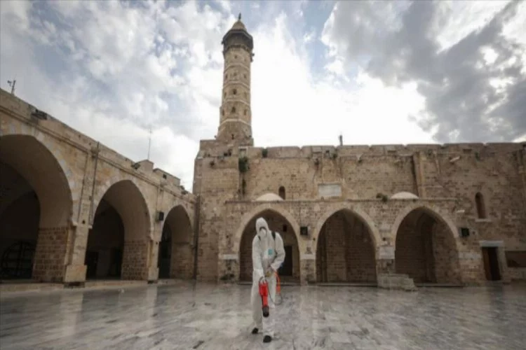 Gazze'de camiler yeniden ibadete açılıyor