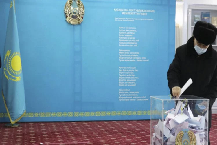 Kazakistan'da halk, parlamento seçimleri için oy kullanmaya başladı