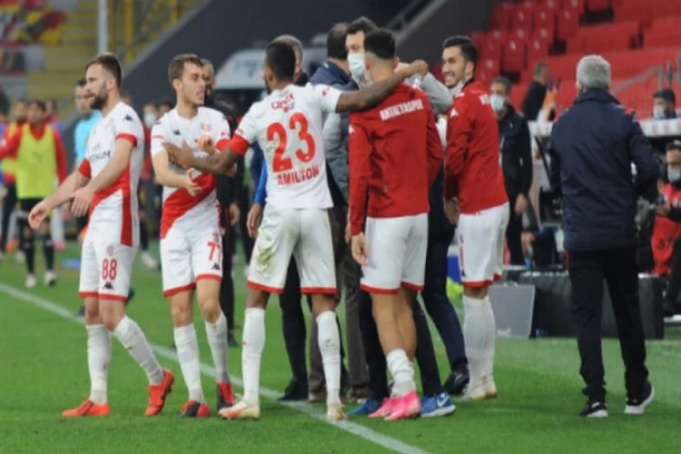 Antalyaspor'un deplasman galibiyeti özlemi dindi