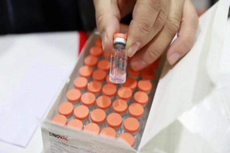 Çin aşısında kritik hafta! Aşı olan 10 bin kişiden sadece....