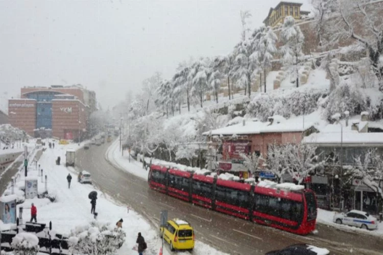 Meteoroloji'den Bursa uyarısı: Sıcaklık düşüyor, kar geliyor... (13 Ocak 2021 Bursa'da hava durumu nasıl?)
