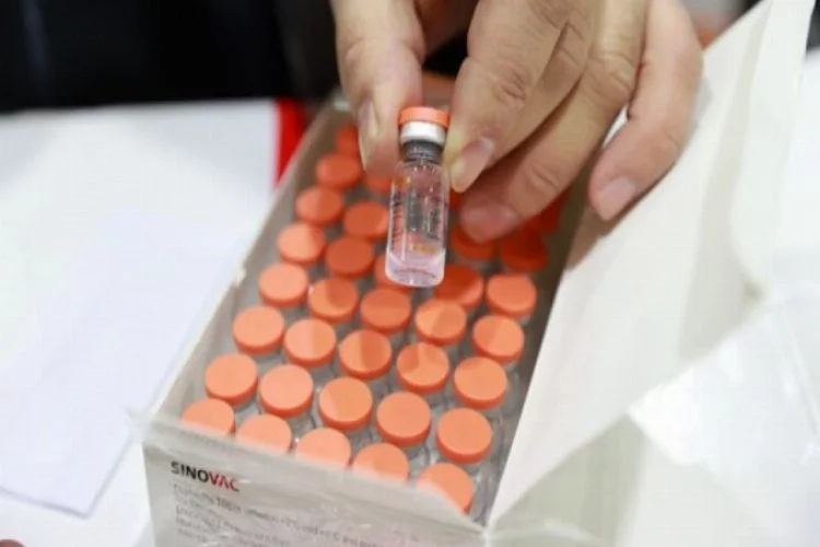 Türkiye'de koronavirüs aşısı için randevu verilmeye başlandı