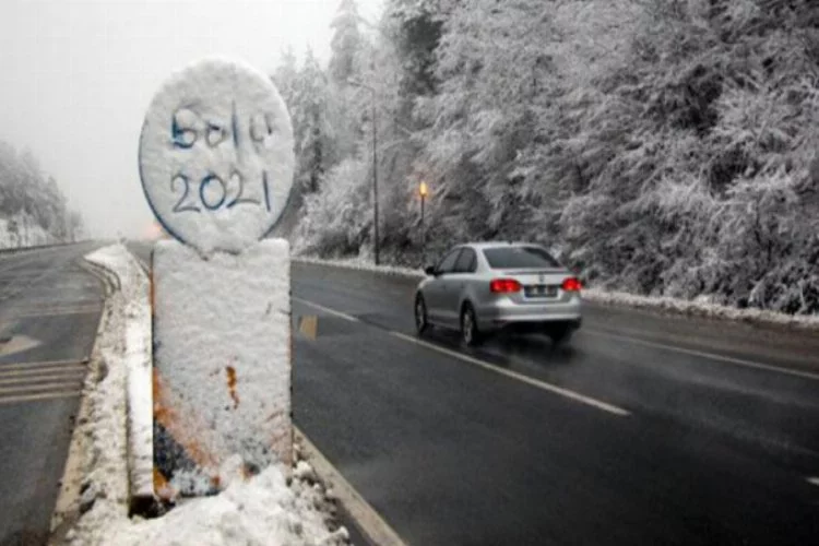 Bolu Dağı'nda kısa süreli kar yağışı etkili oldu