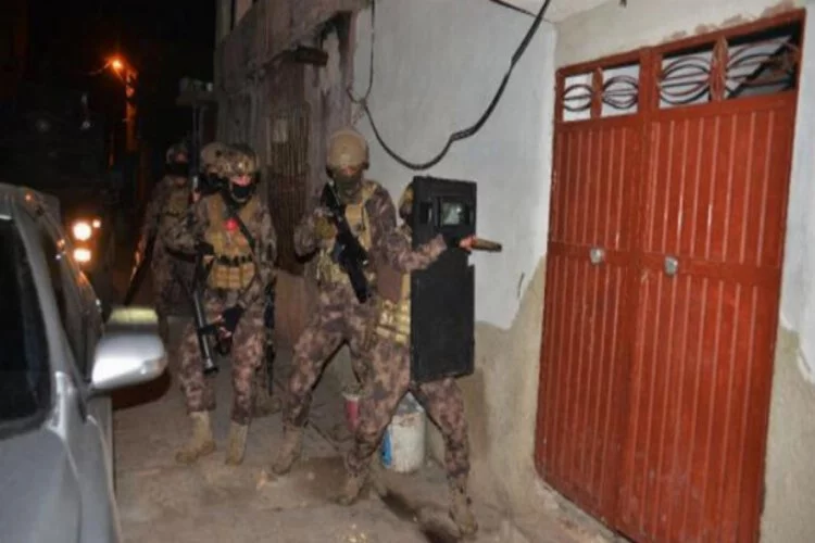 Adana'da silahlı suç örgütüne şafak operasyonu