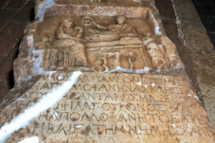 Bursa'da 2 bin yıllık mezar steli bulundu