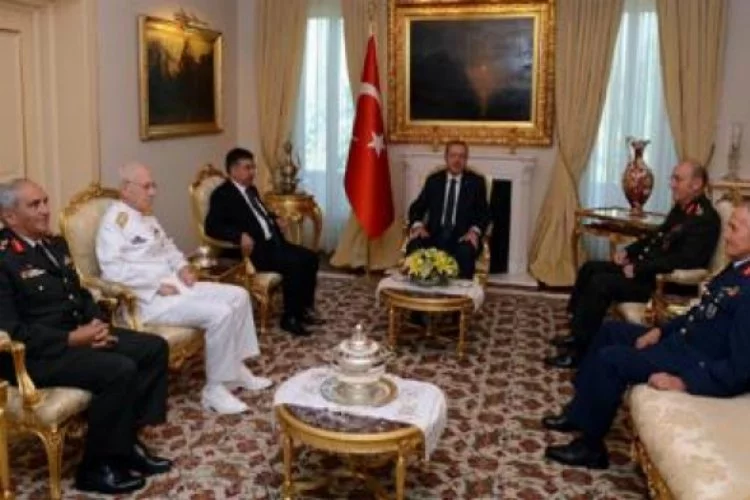 Komutanlardan Erdoğan ve Gül'e veda ziyareti