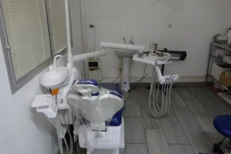 Bursa'da kaçak diş kliniğine baskın: 1'i diş hekimi 3 kişi...