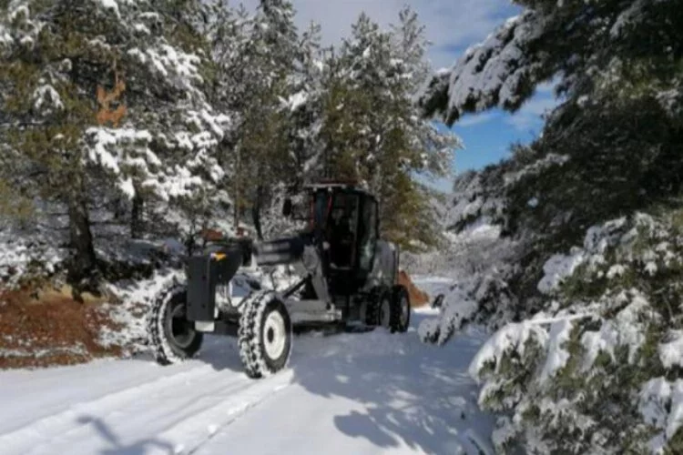 94 köy yolu, kar nedeniyle ulaşıma kapandı