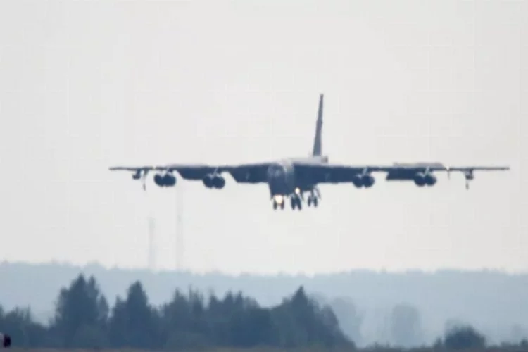 B-52 bombardıman uçakları bir kez daha Ortadoğu semalarında!