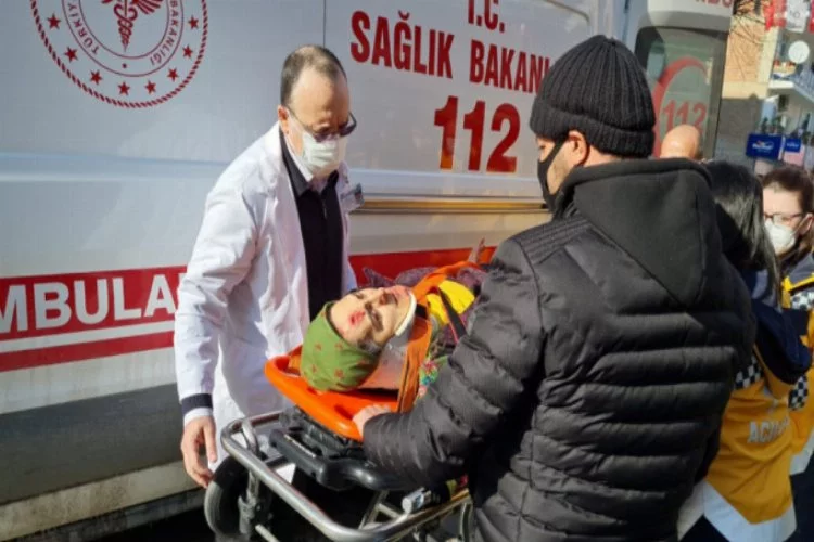 Bursa İznik'te kamyonetin çarptığı kadın yaralandı