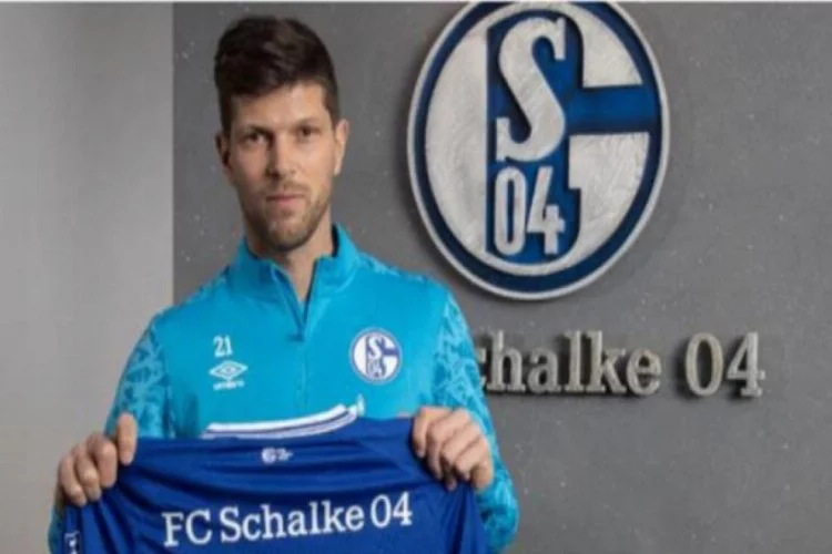Klaas-Jan Huntelaar eski takımı Schalke 04'e geri döndü