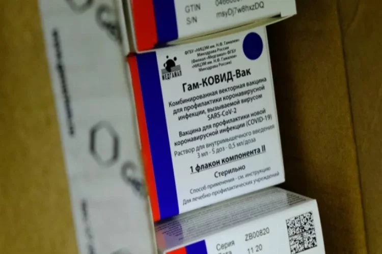Manturov: Yurtdışındaki partnerler yılda 350 milyon doz aşı üretebilecek