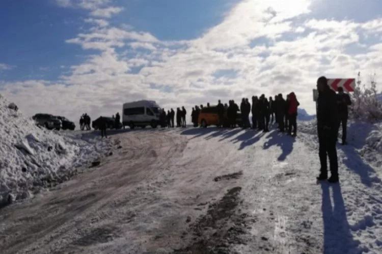 Buzlanma nedeniyle mahsur kalan 100 kişi kurtarıldı