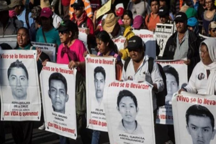 Meksika karıştı! 43 öğrencinin asitle eritilip yakıldığı iddia edildi