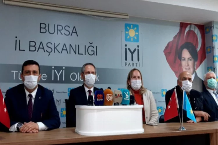 İYİ Parti Bursa'dan "İktidarın Eğitim Politikası ve Pandeminin Etkisi" açıklaması